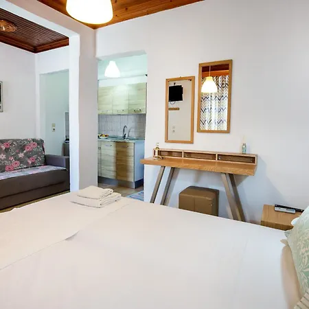 Emilia's House אסטריס