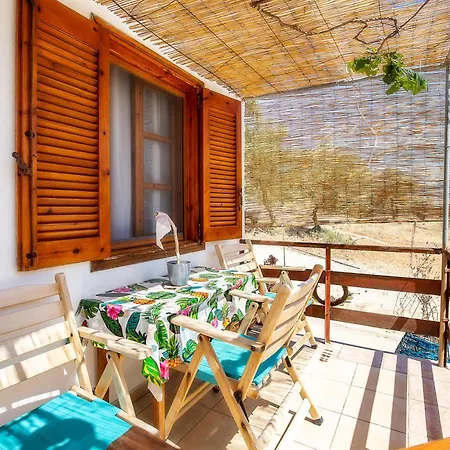 Emilia's House אסטריס